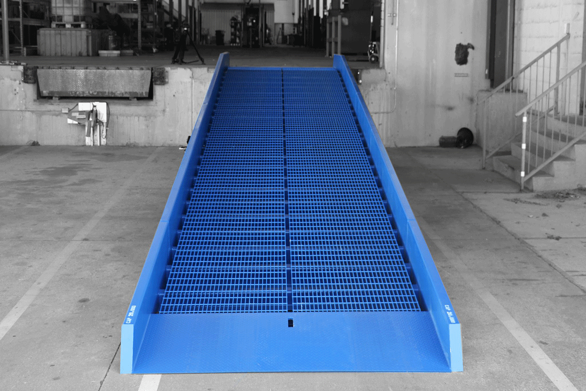 Bluff Manufacturing Core Model Portable Yard Ramp