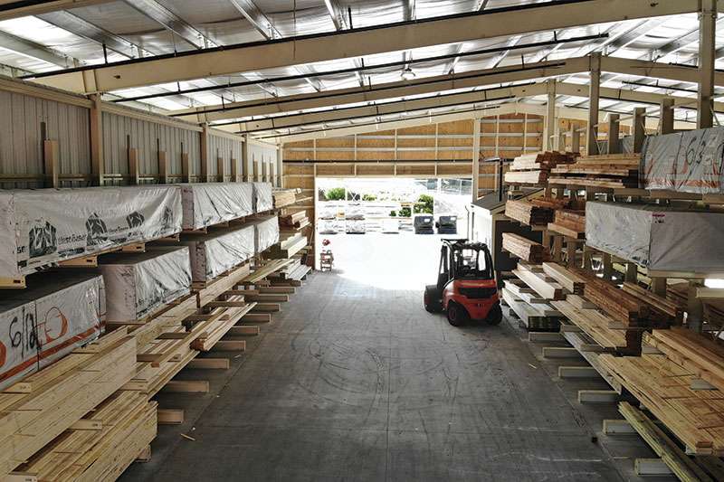 Reeves Ace Hardware develops drive-through cantilever building