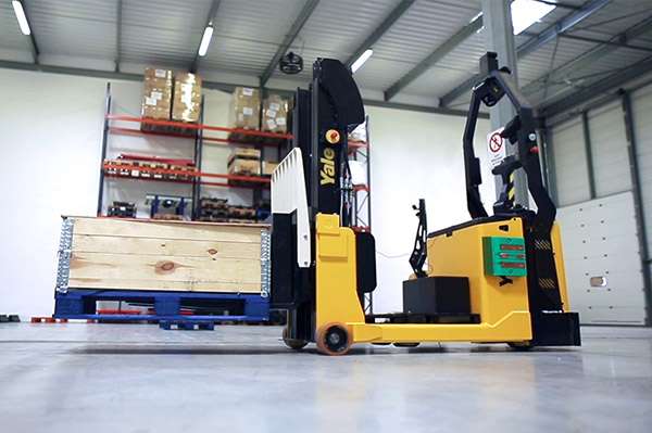 Autonomous Lift Trucks Find a Road to Success With Hyster, Yale